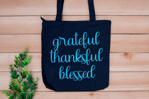 Chaybree - Handwritten Font Font StringLabs 