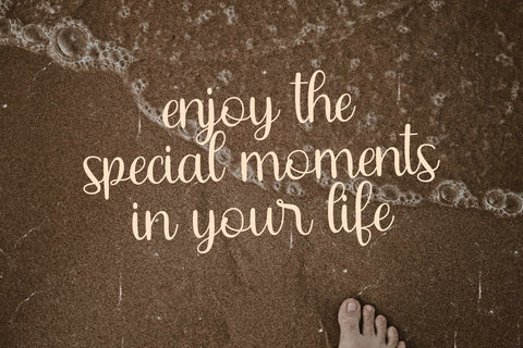 Chaybree - Handwritten Font Font StringLabs 