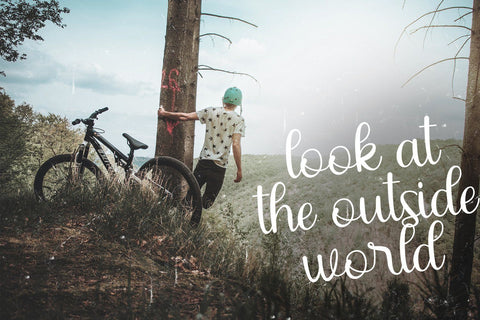 Chaybree - Handwritten Font Font StringLabs 