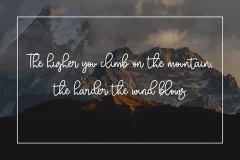 Classic House Font Letterara 