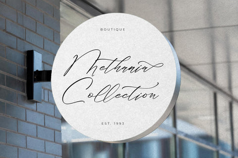 Classthy Theriond - Chic Calligraphy Font Storytype Studio 