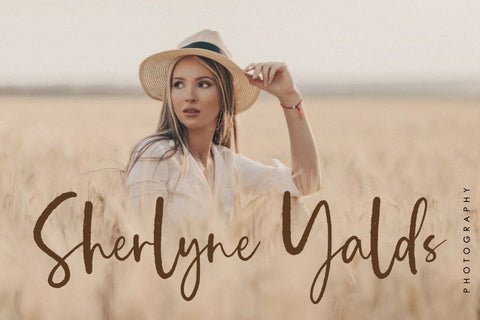 Cyclopscript Font Allouse.Studio 