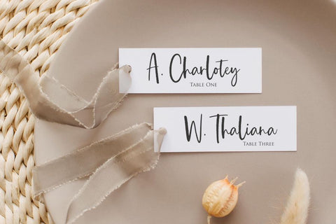 Cyclopscript Font Allouse.Studio 