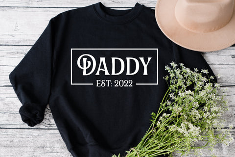 Daddy Est. 2022 Shirt, Announcement Tee, Promoted To Daddy,Personalized Tee, Daddy Shirts, Daddy 2021 Shirt, Gift For Dad, New Dad SVG Fauz 