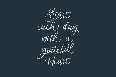 Dailova – Beautifull Script Font Good Java 