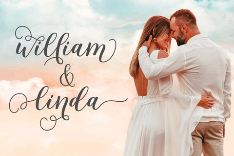 Delimora Font Straight.co 