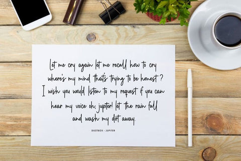 Demigoldetty Font Allouse.Studio 