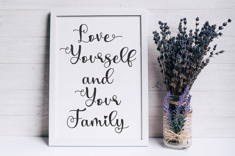 Early Christmas Font Afandi Studio 