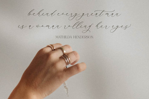 Fantasy Qelirole Font Duo Font Storytype Studio 