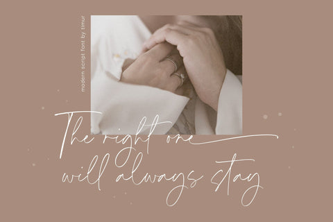 Fashioniqa - Modern Signature Font Font Timur type 