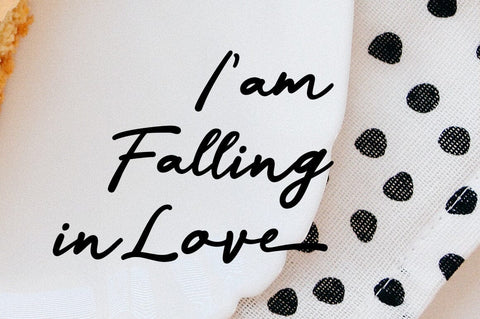 Funta Script Font gatype 