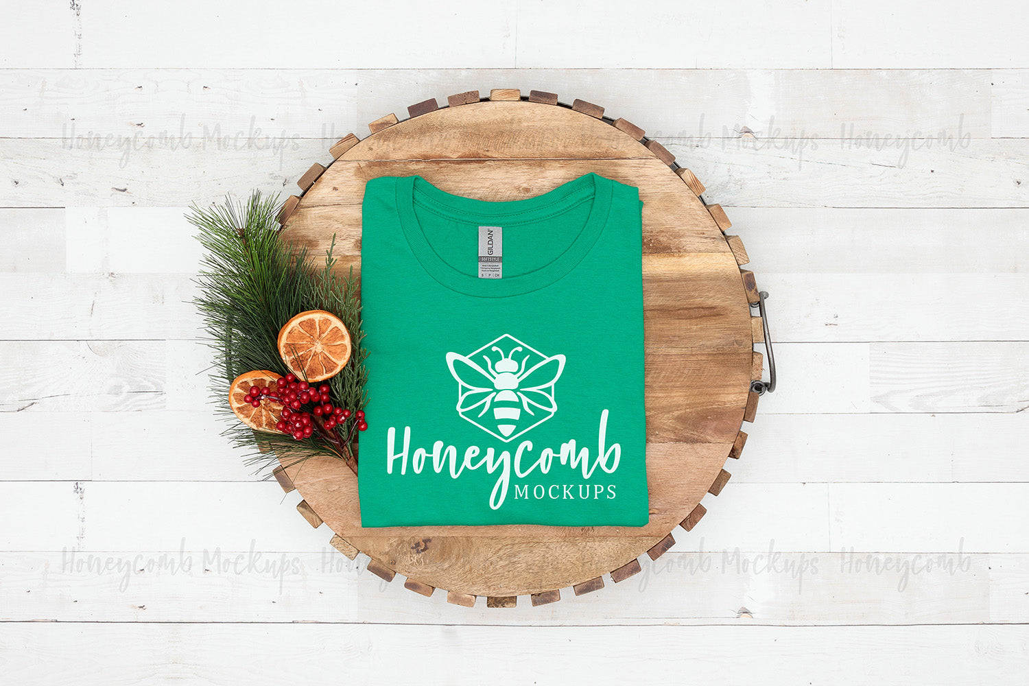 Gildan 64000 Kelly Green T-Shirt Mockup, Folded Mockup, Christmas Mockup,  Women's T-Shirt Mockup, Farmhouse Style Mockup