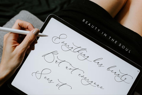Glofester Menditas - Luxury Calligraphy Font Font Storytype Studio 