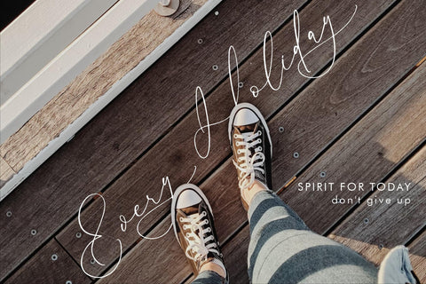 Glofester Menditas - Luxury Calligraphy Font Font Storytype Studio 