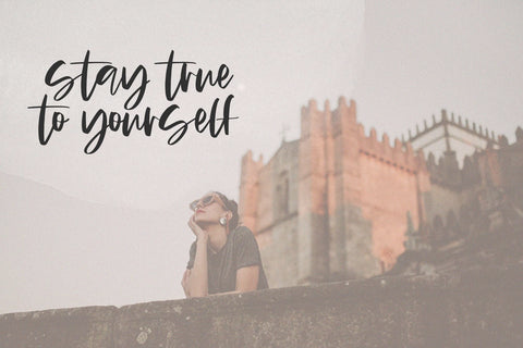 Glossy - Chic Handwritten Script Font Font KA Designs 