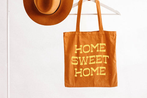 Golden Brooke Typeface - So Fontsy