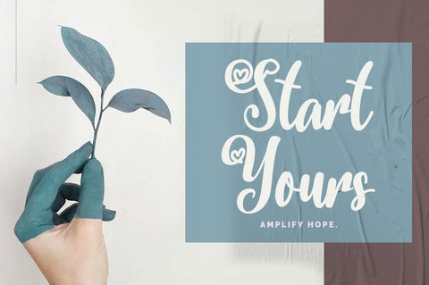 Hakigai - Heart Font Font Ibey Design 