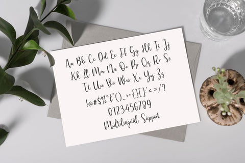 Handlight Font Allouse.Studio 