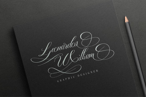 Holdywood Font Qwrtype Foundry 