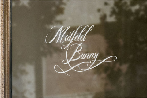 Holdywood Font Qwrtype Foundry 