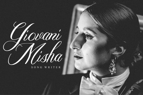 Holdywood Font Qwrtype Foundry 