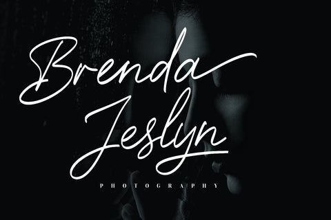 Hollgates Font Mozarella 