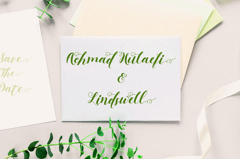 Kadupul Flowes Font gatype 