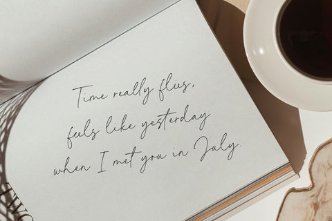 Kimberly Paradise - monoline font Font Timur type 