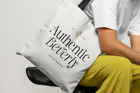 La Fleur Grande Font Zeenesia Std 