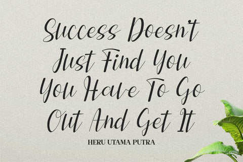 Leniyha Font Letterena Studios 