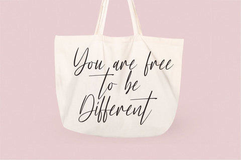 Lovely Dealer Font Forberas 