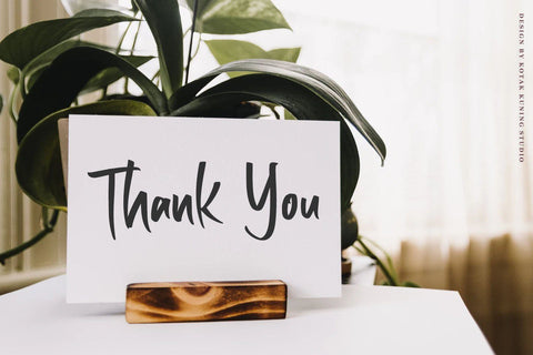 Lovelyn Robertine Handwritten Font Font Kotak Kuning Studio 