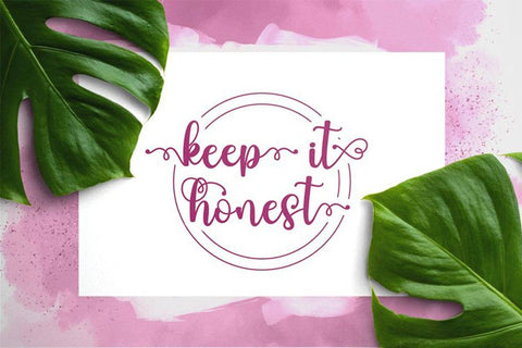 Makayla Beautiful Script Font Font yumnatype 