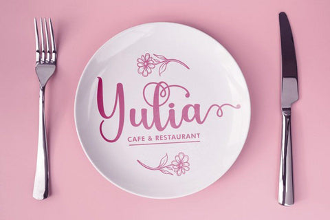 Makayla Beautiful Script Font Font yumnatype 