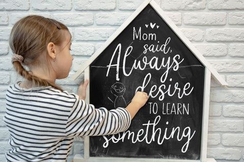 Manlychalk Font Allouse.Studio 