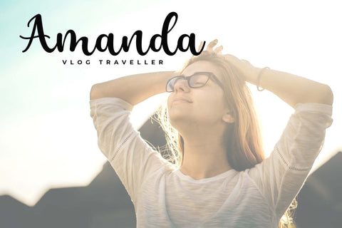 Maulidya Font love script 