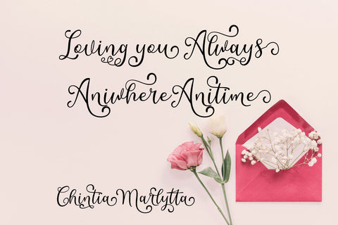 Maulydya Font Rtceative 