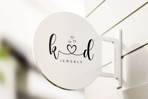 meghan holland Font Mozarella 