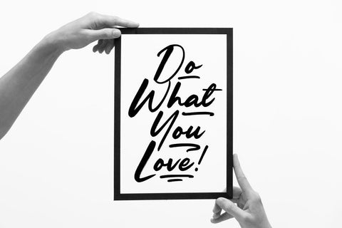 Montageway Font Allouse.Studio 