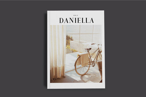 Motzeda Display Serif Font Irvan Randi 