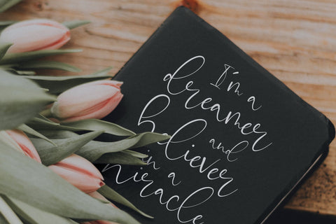 Nostalgic Luxury Modern Calligraphy Font Font Letterative 