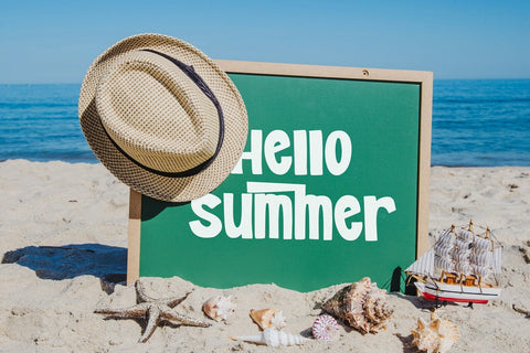 Pakuintho - Playful Display Font Font StringLabs 