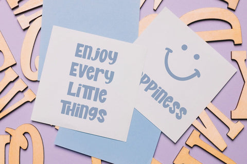 Pakuintho - Playful Display Font Font StringLabs 