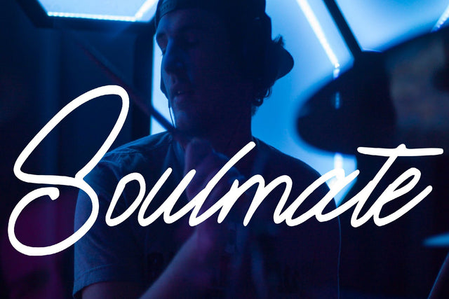 Paraside Font goodigital_13 