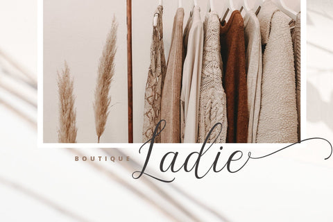 Platinum Script Font Fadeline Std. 