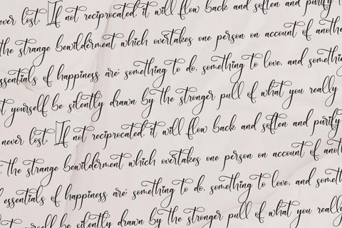 Qardesha Simphonyta Font Storytype Studio 