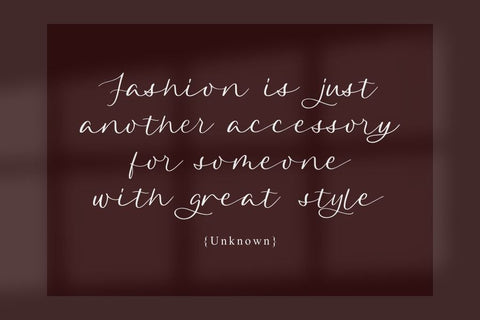 Qarllottey Font Allouse.Studio 