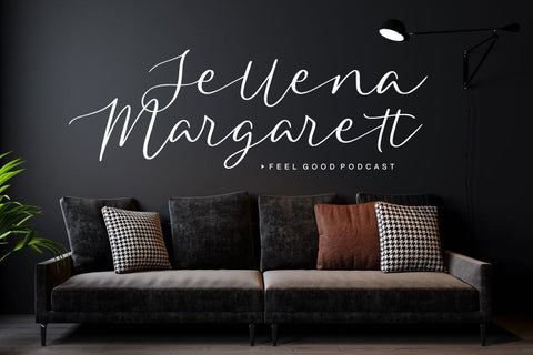 Qarllottey Font Allouse.Studio 