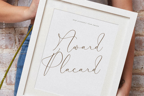 Qirtandy Fantasia - Luxury Calligraphy Font Font Storytype Studio 