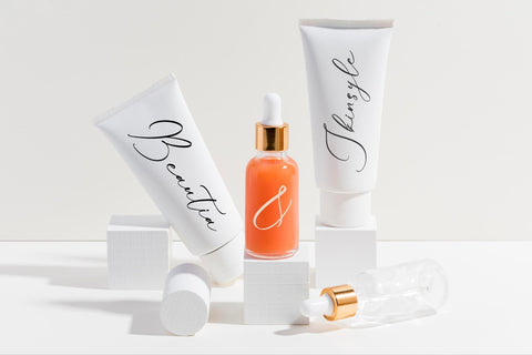 Qlouchester Westfild - Luxury Script Font Font Storytype Studio 